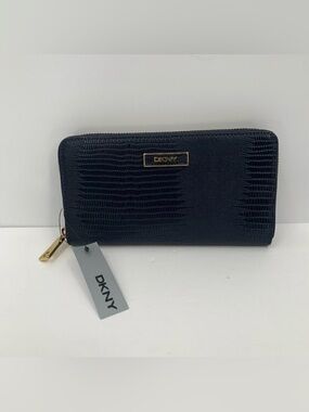 DKNY Donna Karan Lizard Leather Navy Blue Zipp Continental Wallet logo gold new